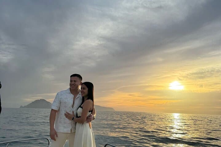 A Sunset Marriage Proposal in Positano