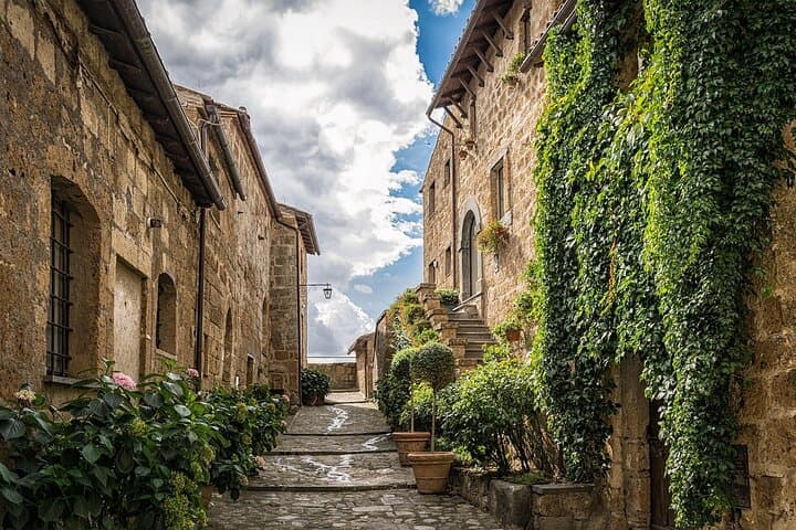Como Murder Mystery: Self-Guided Detective Walk