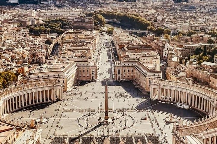 Vatican Visit at St. Peter's Basilica with Skip Line and Audio