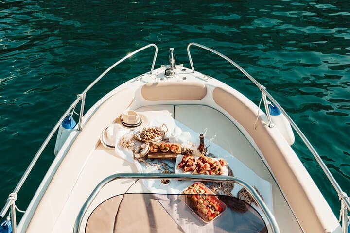 Private Boat Tour with Tasting between Monopoli and Polignano