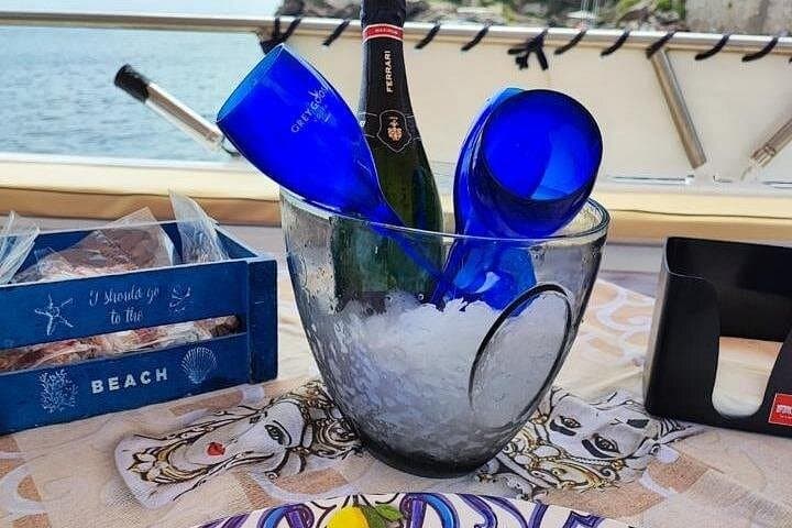Private boat tour Taormina Isola bella, with aperitif
