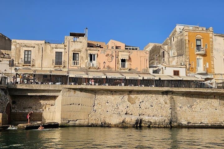 Syracuse Ortigia and Sea Caves Boat Tour with Captain Mirko
