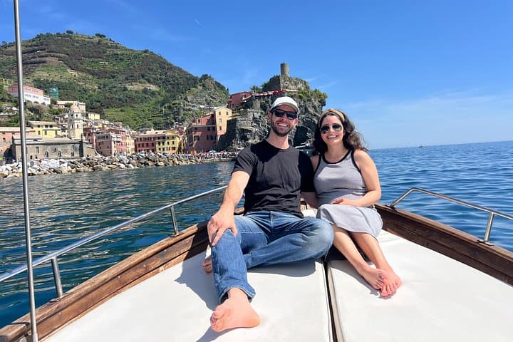 Cinque Terre Boat Tour with 30 Minute Marine Reserve Stop