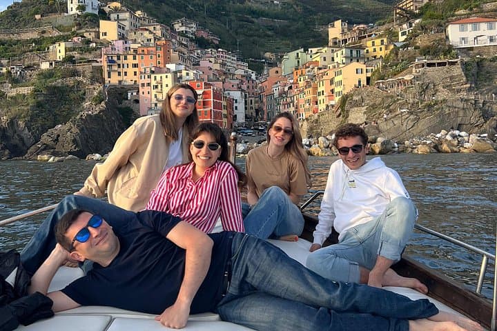 Cinque Terre Boat Tour with 30 Minute Marine Reserve Stop