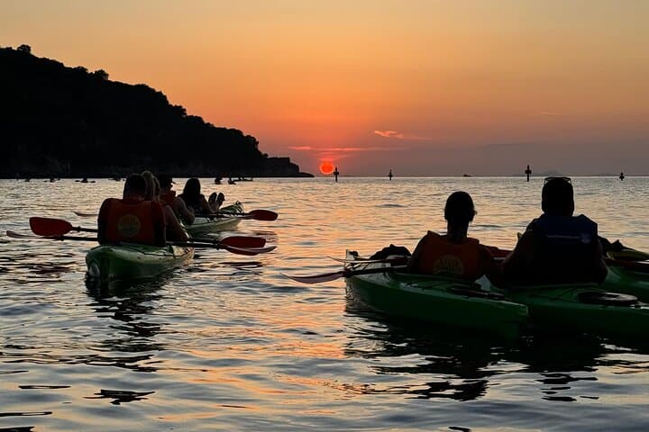 Kayaking in Sorrento private daily Kayak Tour