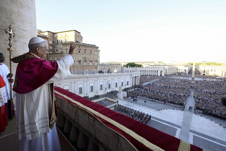 Rome: Escorted Papal Audience Experience with Entry Ticket