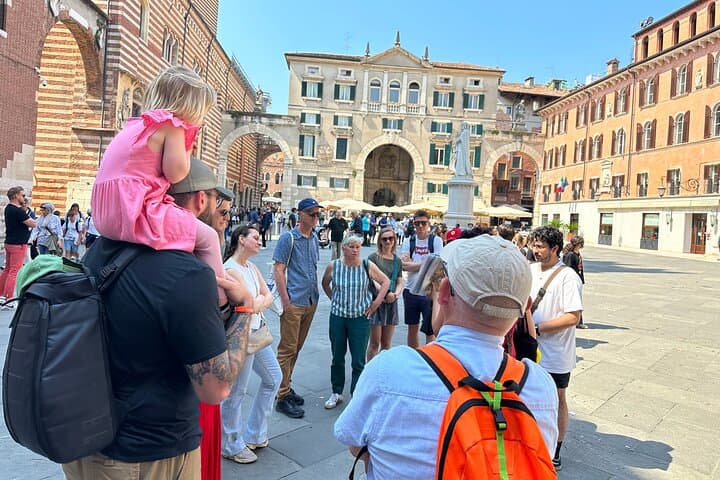 https://media-cdn.tripadvisor.com/media/attractions-splice-spp-720x480/15/7b/cc/00.jpg