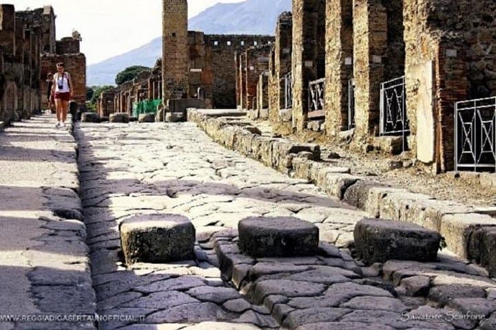 Pompeii and Vesuvius Group Tour DA Sorrento