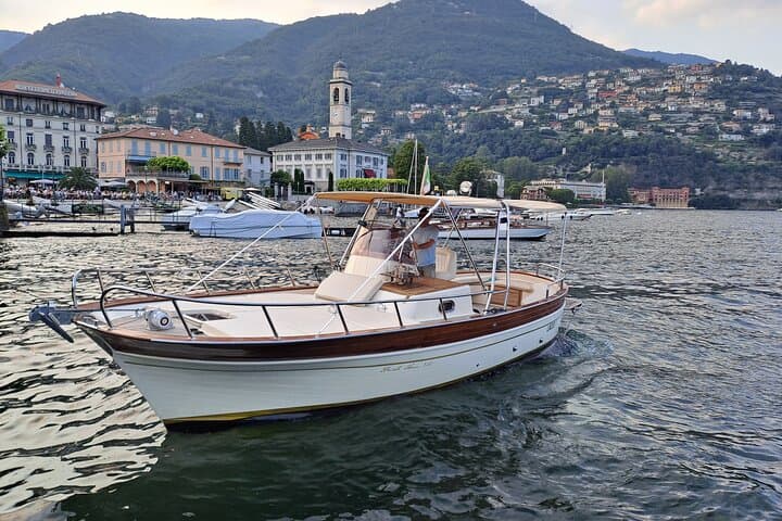 1H Private Cruise on a beautiful wooden speedboat on Lake Como