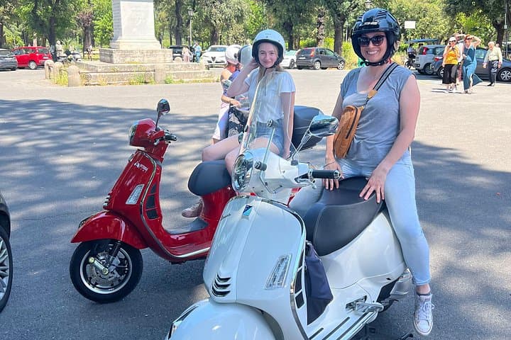 Rome Vespa Tour with Gelato Stop