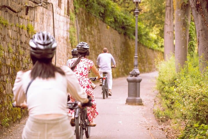 Florence to Michelangelo Square by E-bike with Wine and Food stop