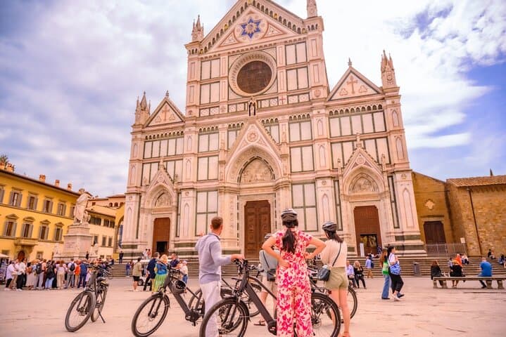 Florence to Michelangelo Square by E-bike with Wine and Food stop