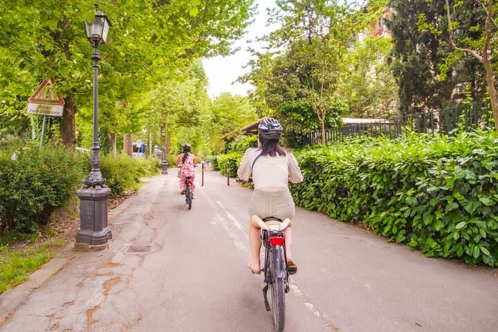 Florence to Michelangelo Square by E-bike with Wine and Food stop