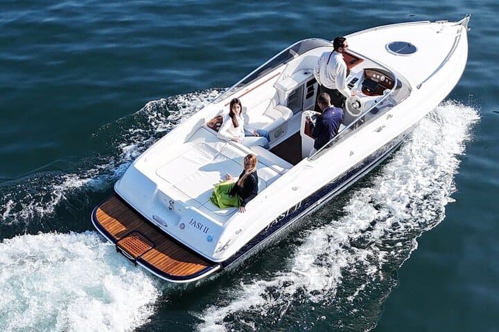 Jasi Como Lake Boat Tours