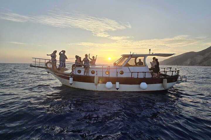 Tour of Apericena at Sunset and Dinner on Boat