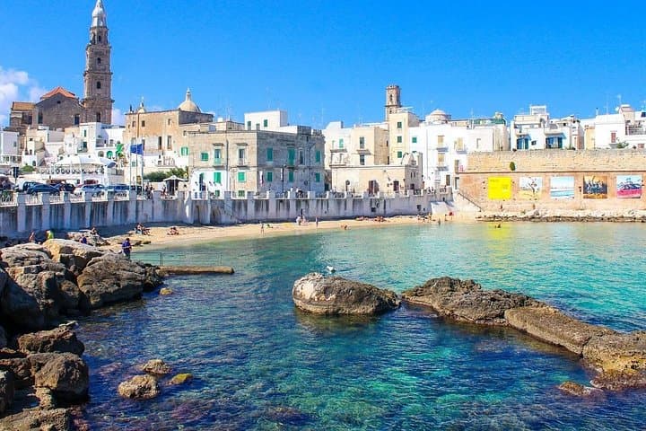 Private Tour in 3 Towns: Locorotondo, Monopoli, Polignano a mare.