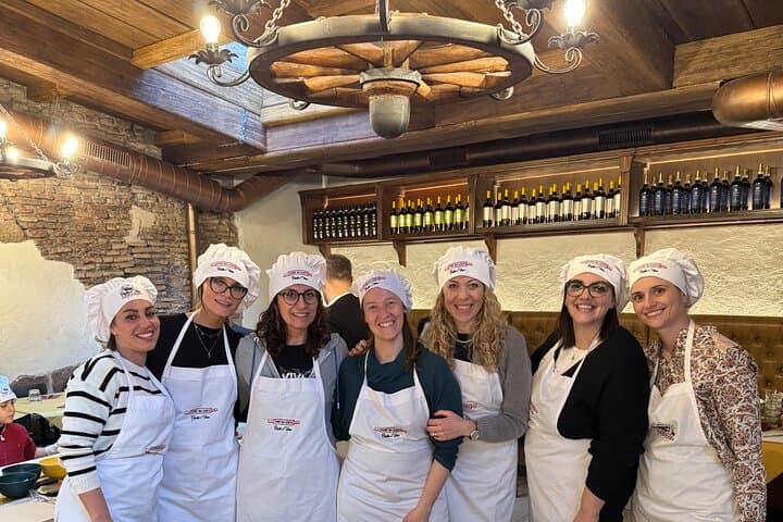 Experience Pasta e Vino Navigli Cooking Class