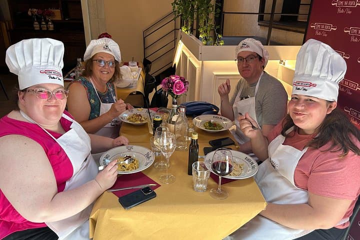 Experience Pasta e Vino Navigli Cooking Class