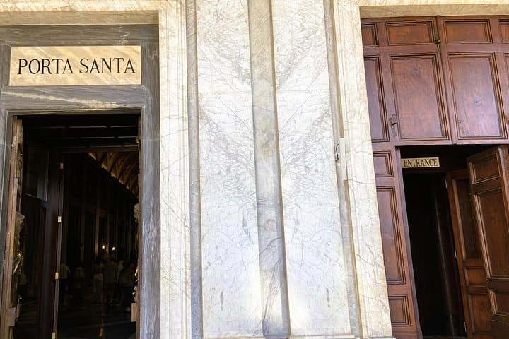 St Mary’s Basilica: Pope Francis Tomb, Dome and Crypt Ticket