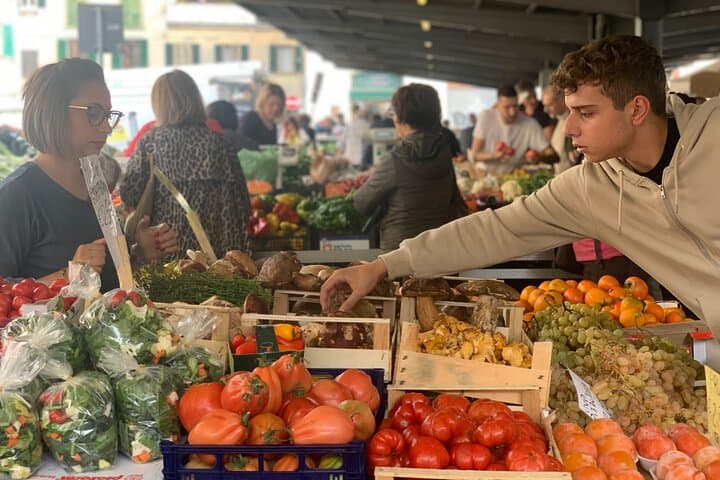 The Original Florence Street Food & Market Tour (All-Inclusive)