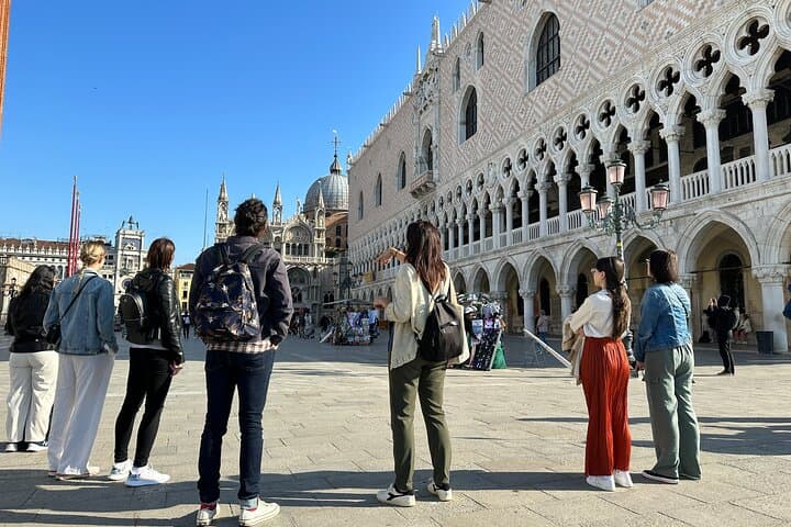 Guided Tour of Venice: Explore the Iconic City Highlights