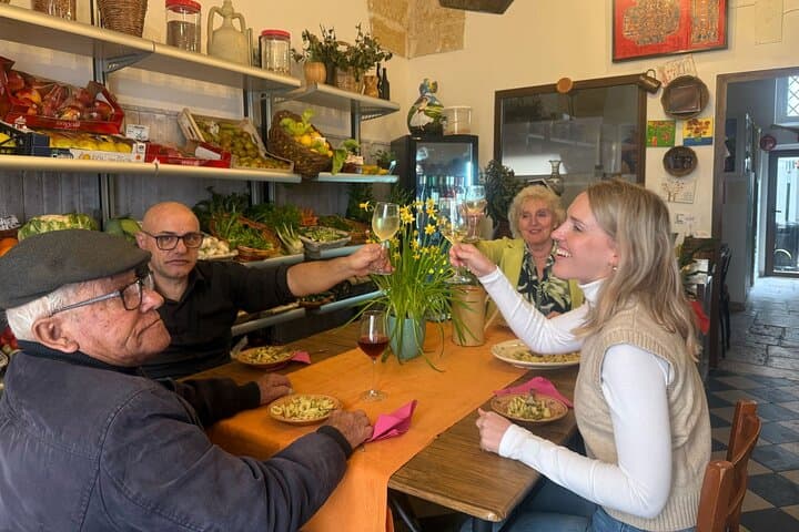 Cooking lesson from a greengrocer in the heart of Brindisi