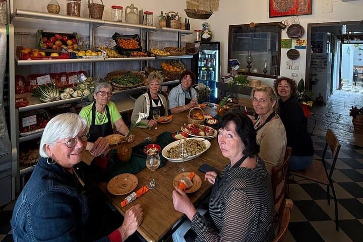 Cooking lesson from a greengrocer in the heart of Brindisi