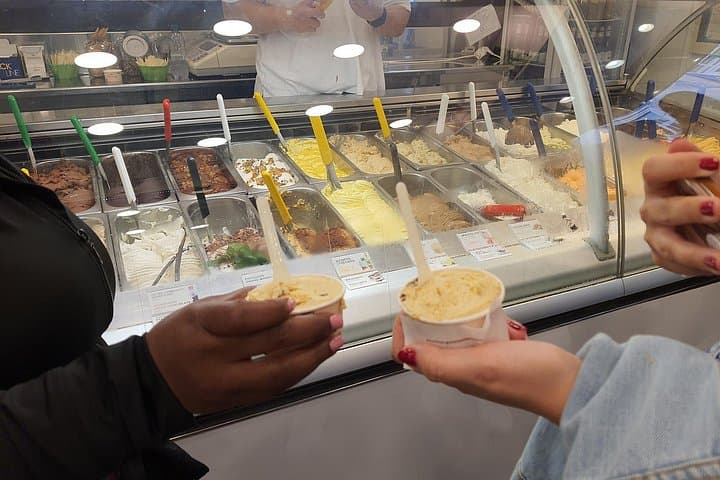 Rome Traditional Eateries Food Crawl and Guided Tour with Simona