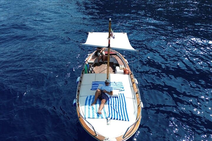 Influencer? Content creator? Or just a lover of beautiful photos? We take you to the right places to experience Capri in all its magic