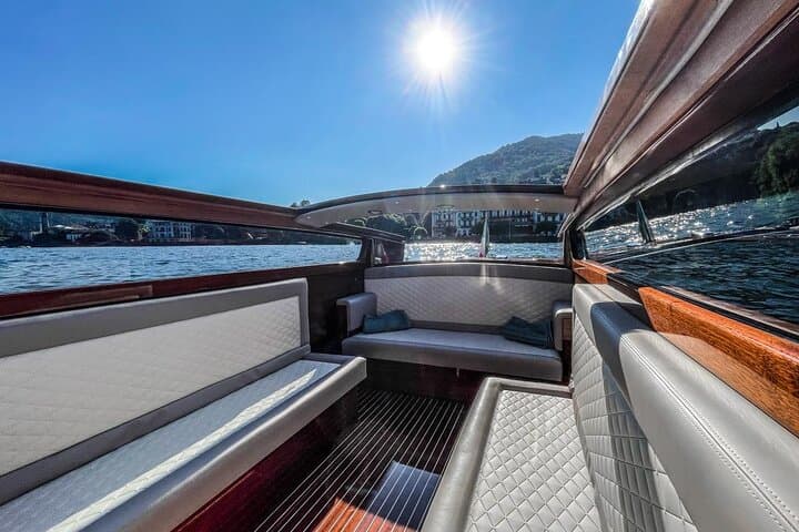 Lake Como Private Boat Tour : The Wooden Venetian Limo Escape