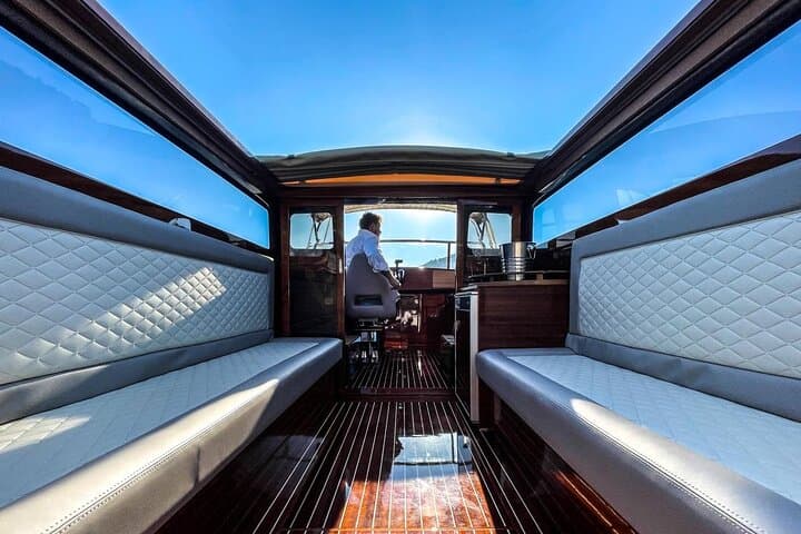 Lake Como Private Boat Tour : The Wooden Venetian Limo Escape