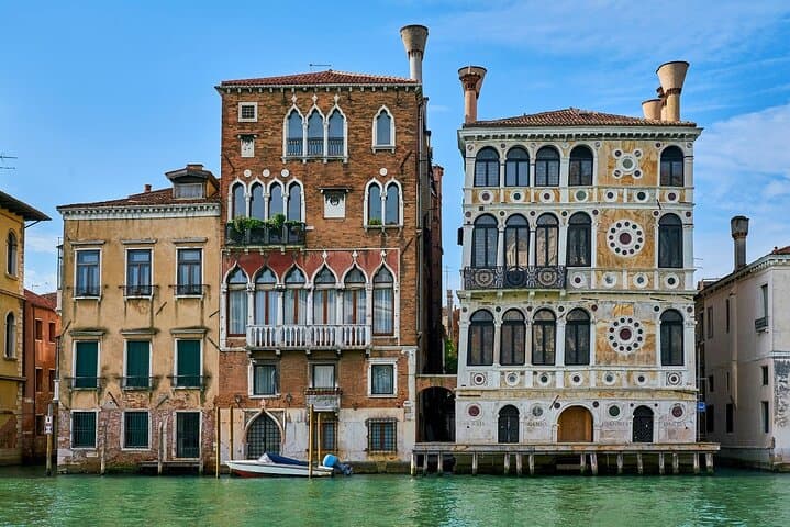Venice Small-Group Gondola Ride with Grand Canal and Side Canals