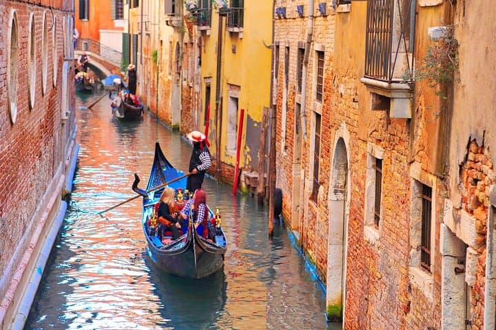 Venice Small-Group Gondola Ride with Grand Canal and Side Canals