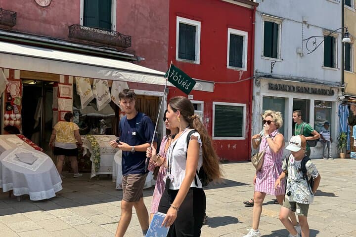Venice: Murano & Burano Islands Premium Guided Experience