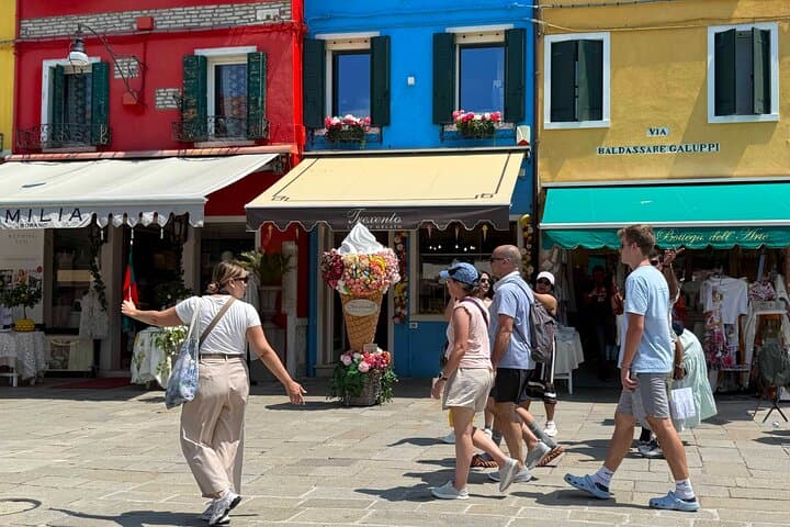 Venice: Murano & Burano Islands Premium Guided Experience