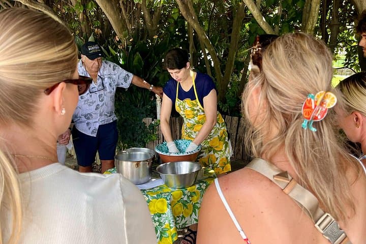 Sorrento Farm Tour with Mozzarella Making & Tasting Lunch