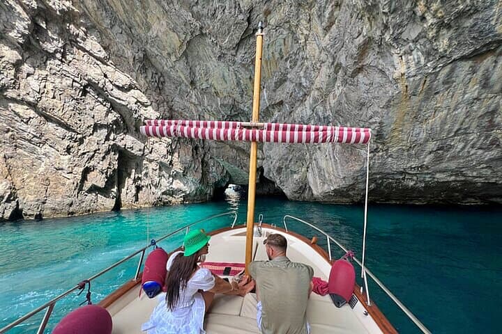 Private Island of Capri Boat Tour for Couples