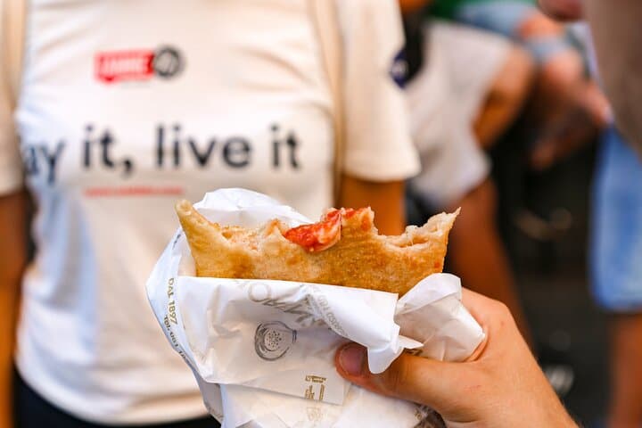 Fried pizza tasting