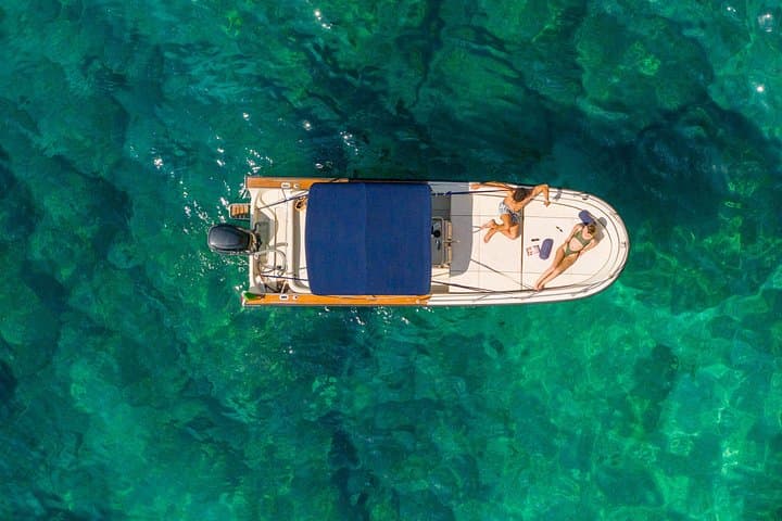 Exclusive Boat Tour of Capri and Blue Grotto