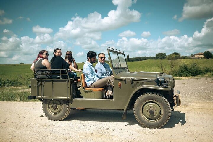 Tuscan Vineyard Old Jeep Tour, Wine Tasting & Lunch