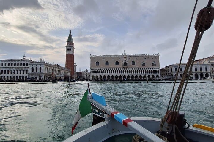 Shared 4hr Venice Classic Bragozzo Boat Tour