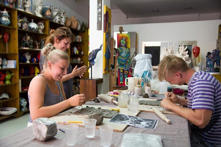 There’s something special about shaping something with your own hands – and smiling while you do it.