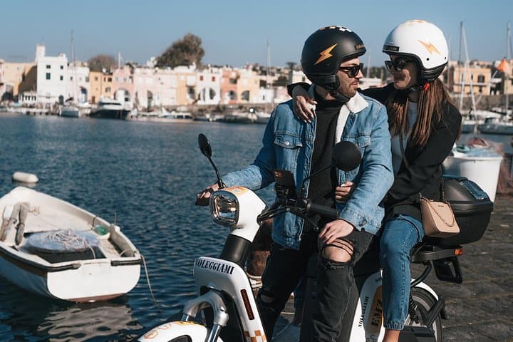 Leave your scooter in any authorized parking space on the island, without having to return to the starting point.