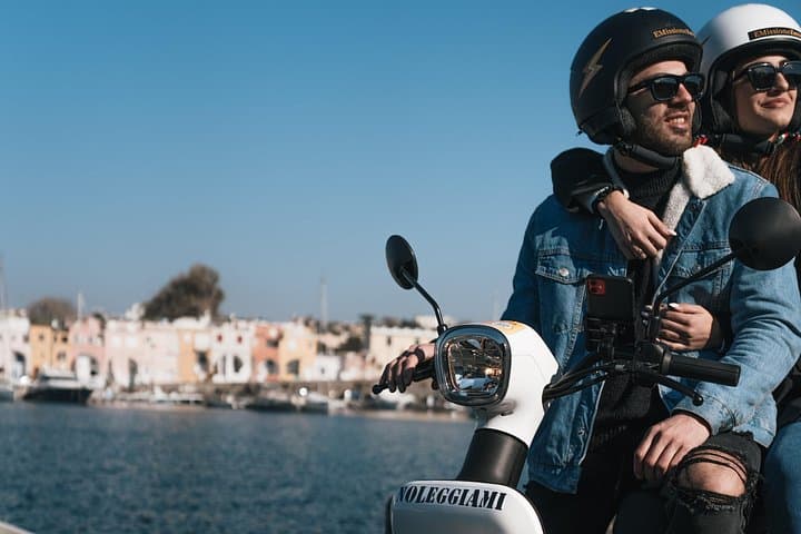 The rental is valid for 24 hours : explore Proci from morning to night with total flexibility.