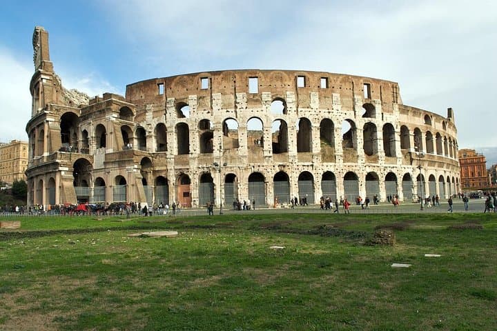 Colosseum Guided Tour + Access Roman Forum and Palatine Hill