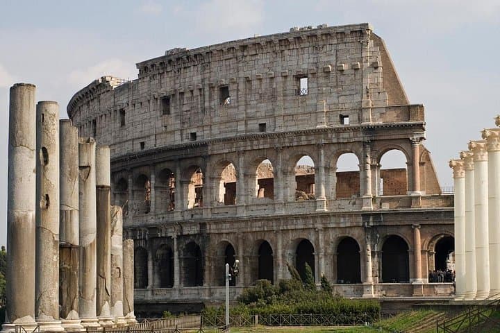 Colosseum Guided Tour + Access Roman Forum and Palatine Hill
