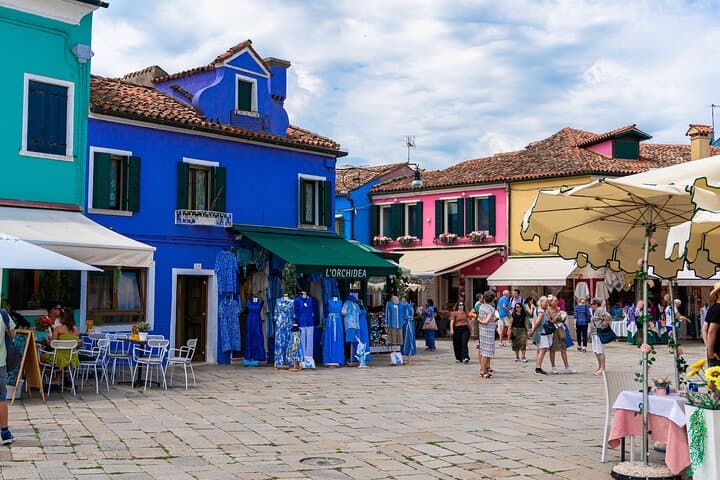 Murano Glass Blowing and Burano Tour from Venice