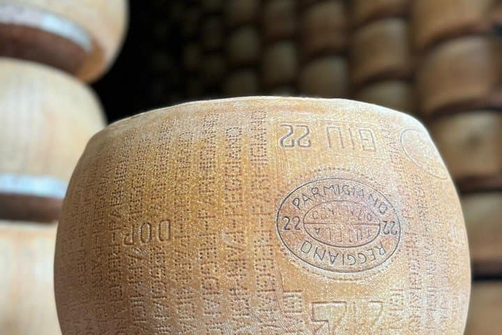 From Reggio Emilia AV Mediopadana to cheese ham balsamic vinegar