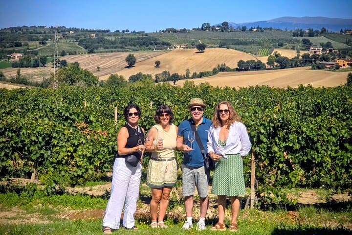 Montefalco Wine Tour with Farm-to-Table Lunch (2 Wineries)
