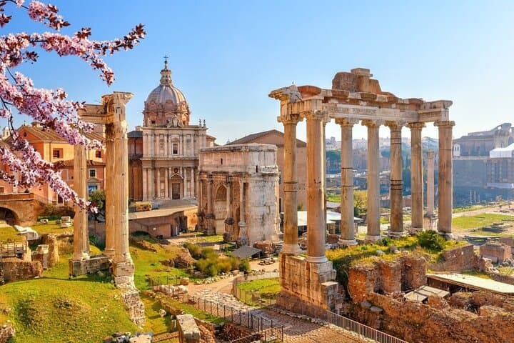 Explore Rome by Golf Cart with Professional Tour Guide
